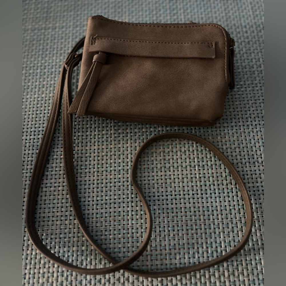Universal Thread - Dark Olive Green Crossbody Bag - NWOT - Never Used